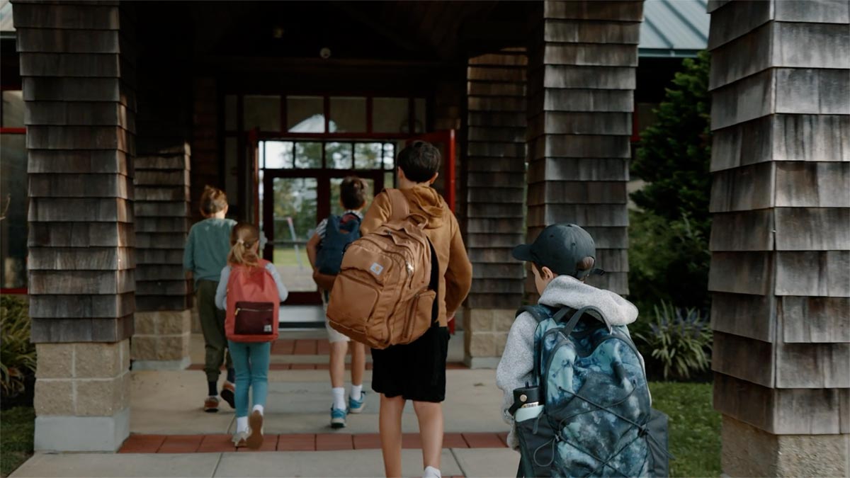 kids walking into school